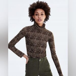Zara Leopard Print Turtleneck Sweater Size S US
